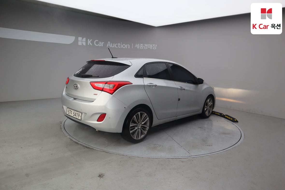 Hyundai i30 2012 - Image 2