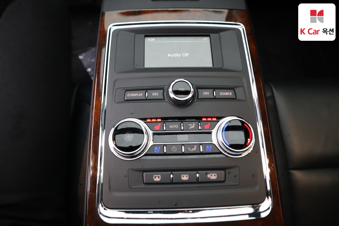 Lincoln Continental 2017 - Image 26