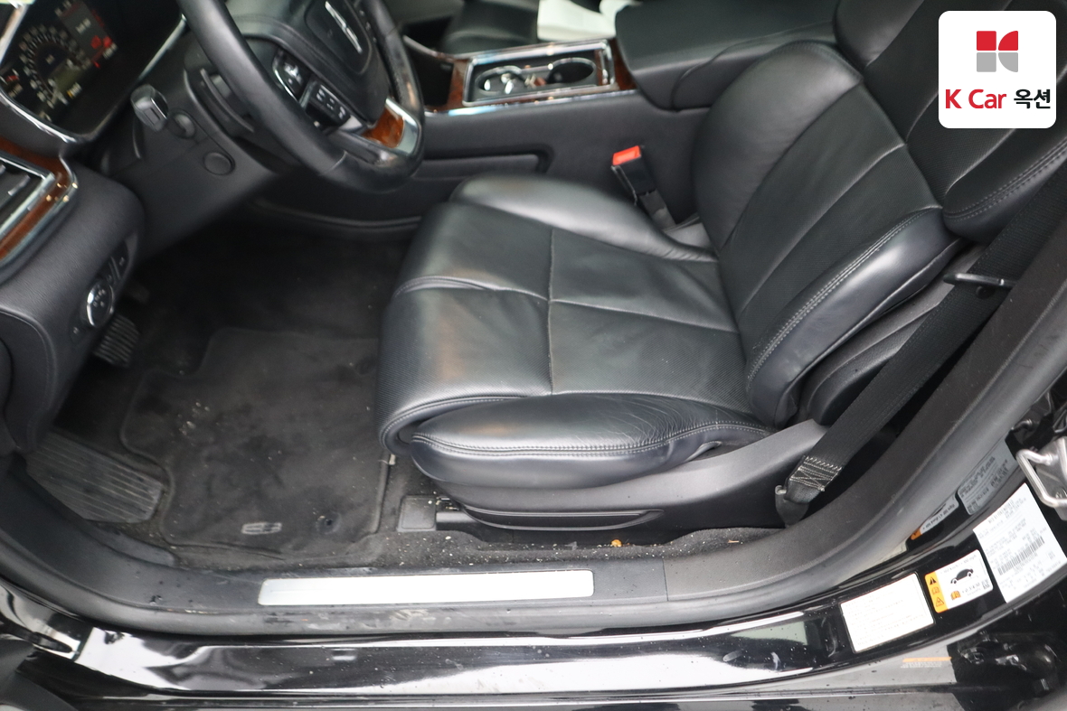 Lincoln Continental 2017 - Image 19