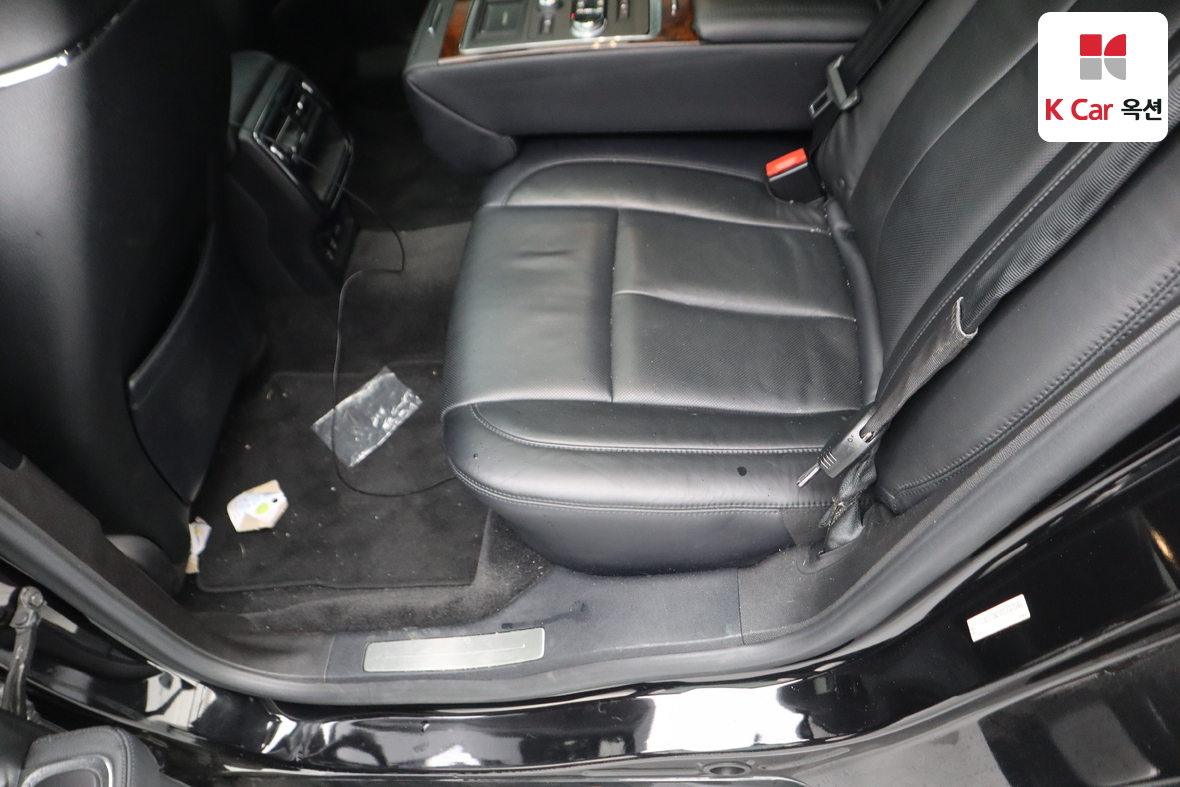 Lincoln Continental 2017 - Image 25