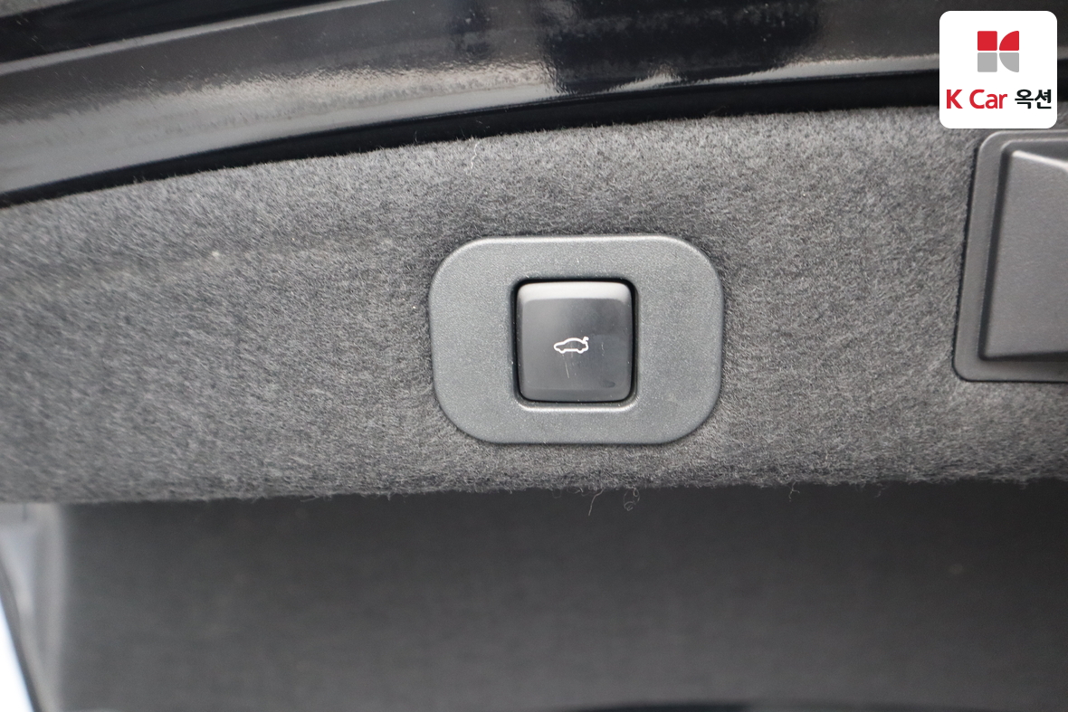 Lincoln Continental 2017 - Image 29