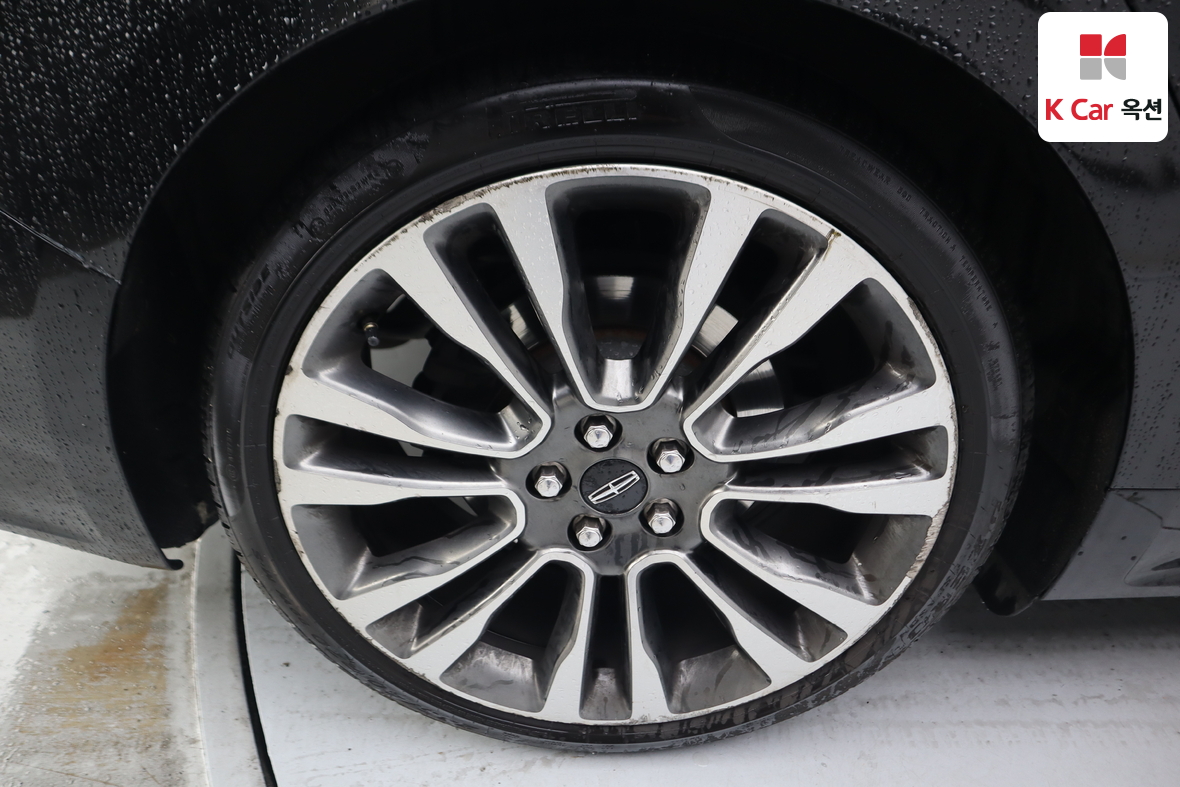 Lincoln Continental 2017 - Image 44