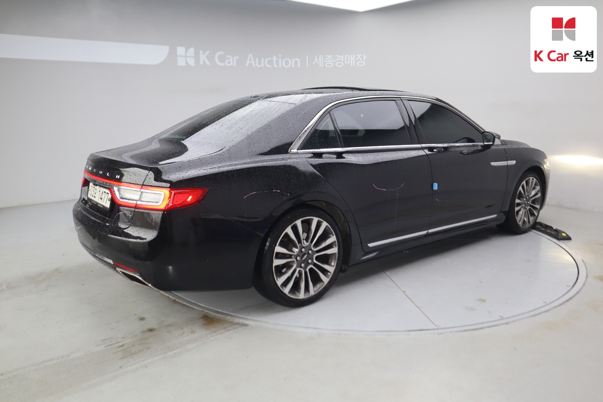Lincoln Continental 2017 - Image 2