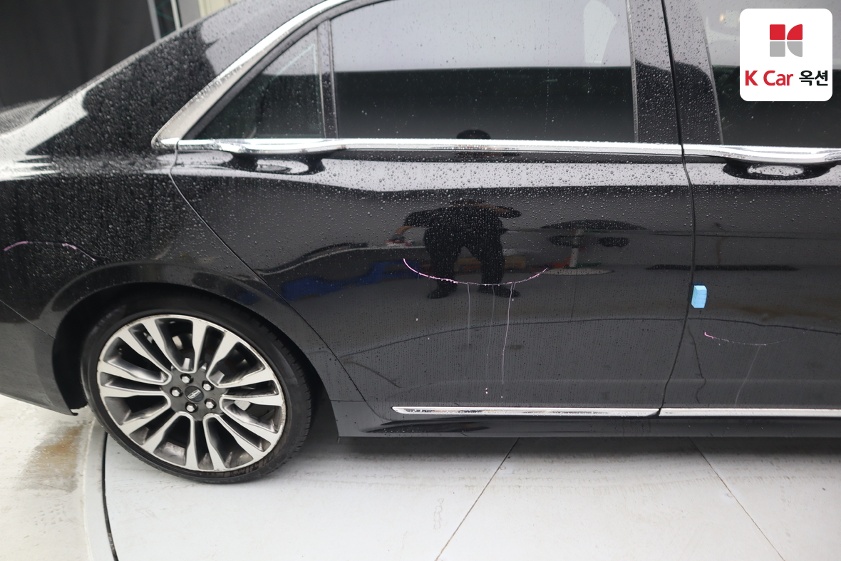 Lincoln Continental 2017 - Image 38