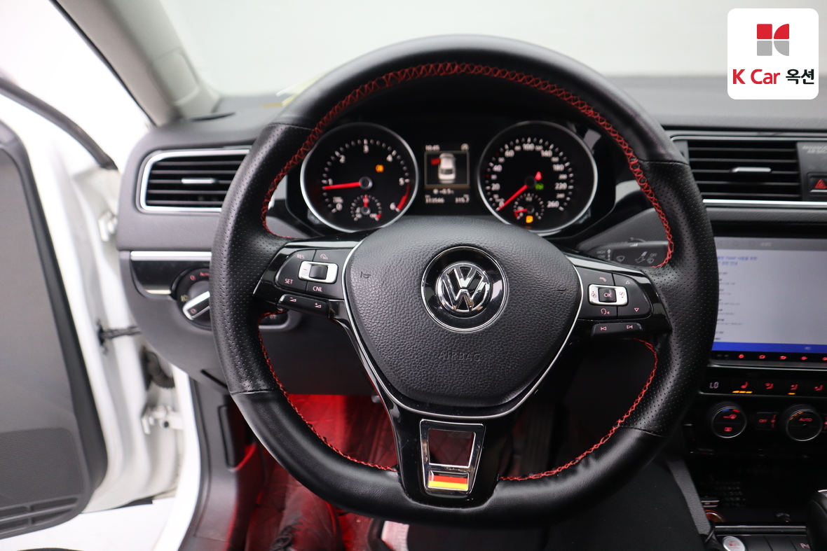 Volkswagen Jetta 2015 - Image 10