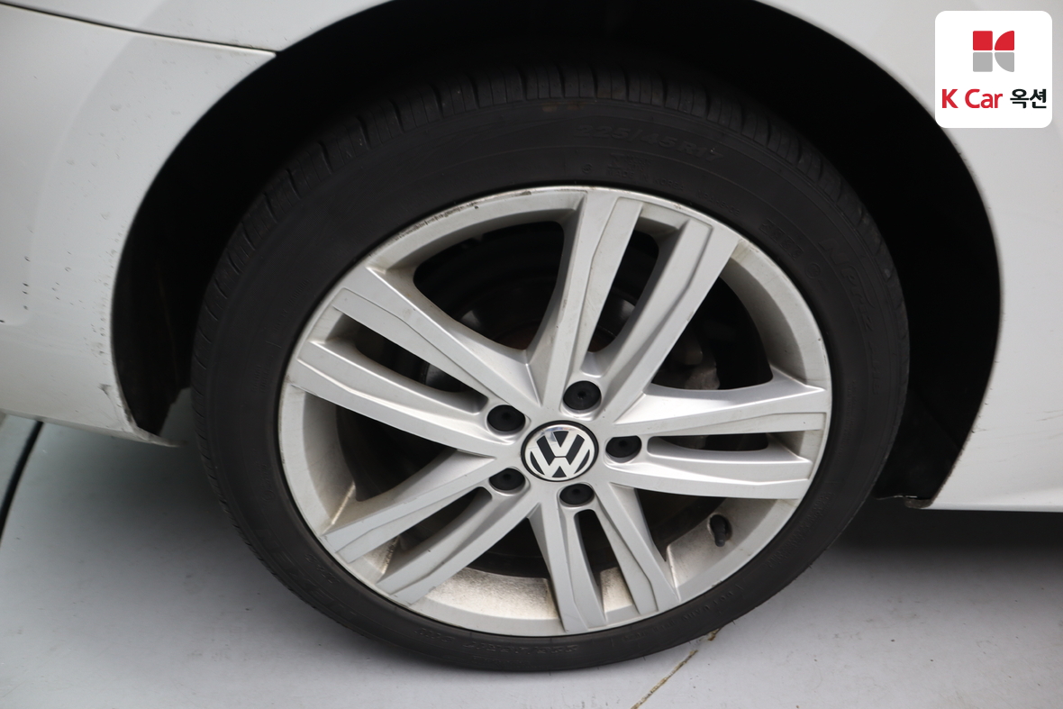 Volkswagen Jetta 2015 - Image 40
