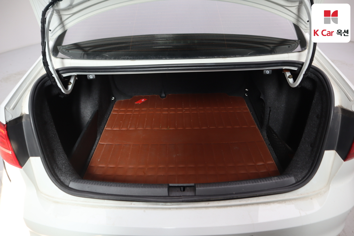Volkswagen Jetta 2015 - Image 26