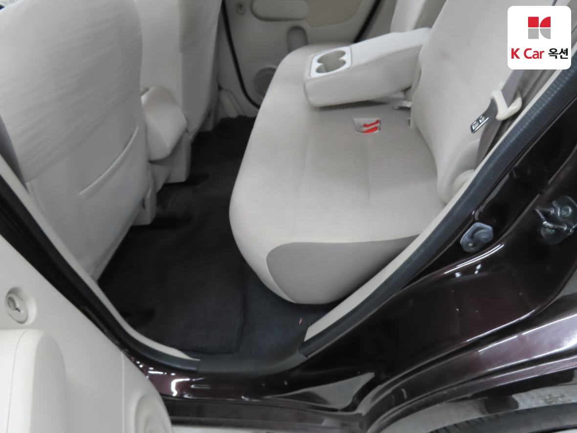 Nissan Cube - 27