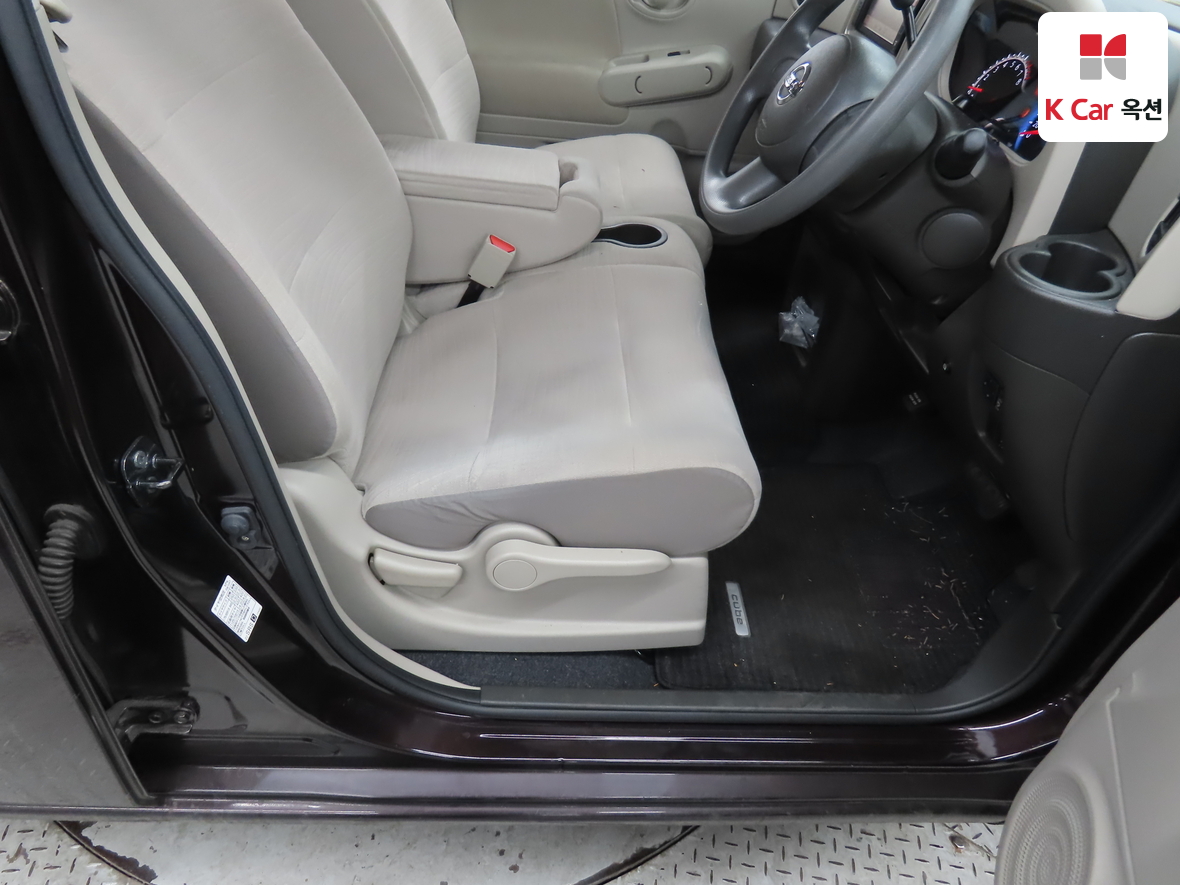 Nissan Cube - 17