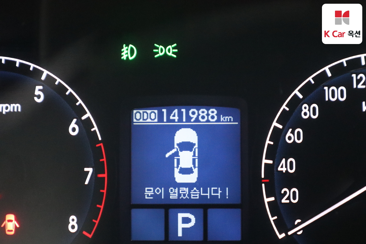 هيونداي جينيسيس 2009 - صورة 4