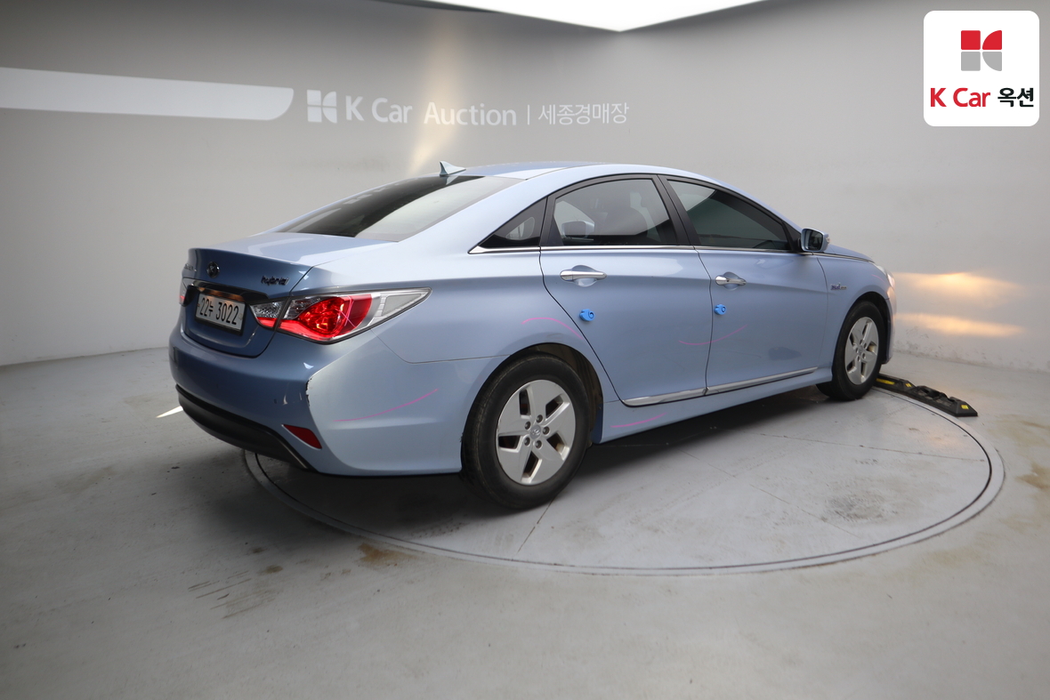 Hyundai Sonata 2012 - Image 2