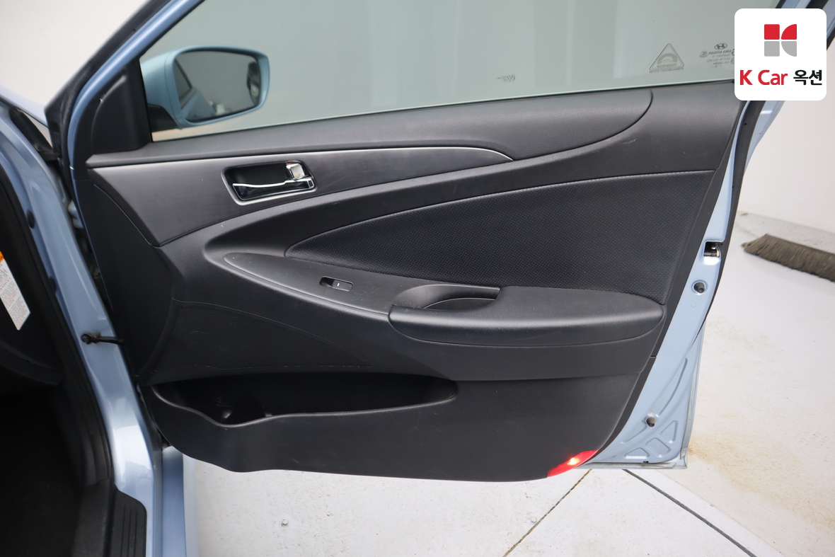Hyundai Sonata 2012 - Image 28