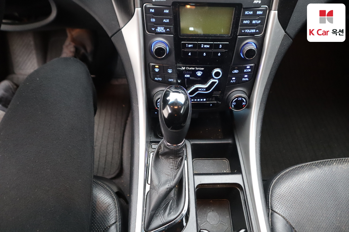 Hyundai Sonata 2012 - Image 16