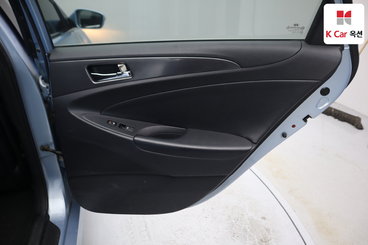 Hyundai Sonata 2012 - Image 26