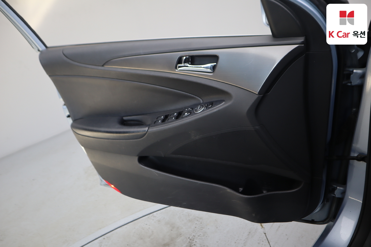 Hyundai Sonata 2012 - Image 8