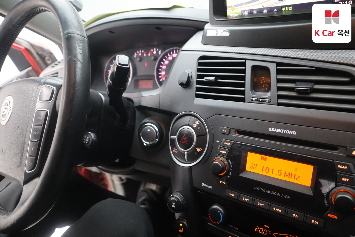 KG Mobility Korando Sports 2015 - Image 11