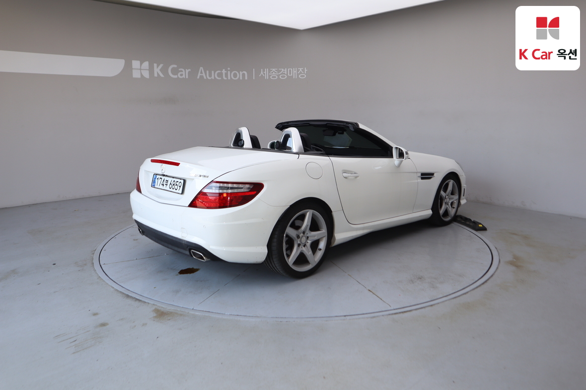 Mercedes-Benz SLK-Class 2016 - Image 43