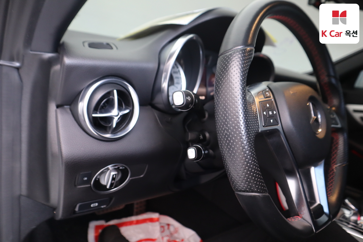 Mercedes-Benz SLK-Class 2016 - Image 9
