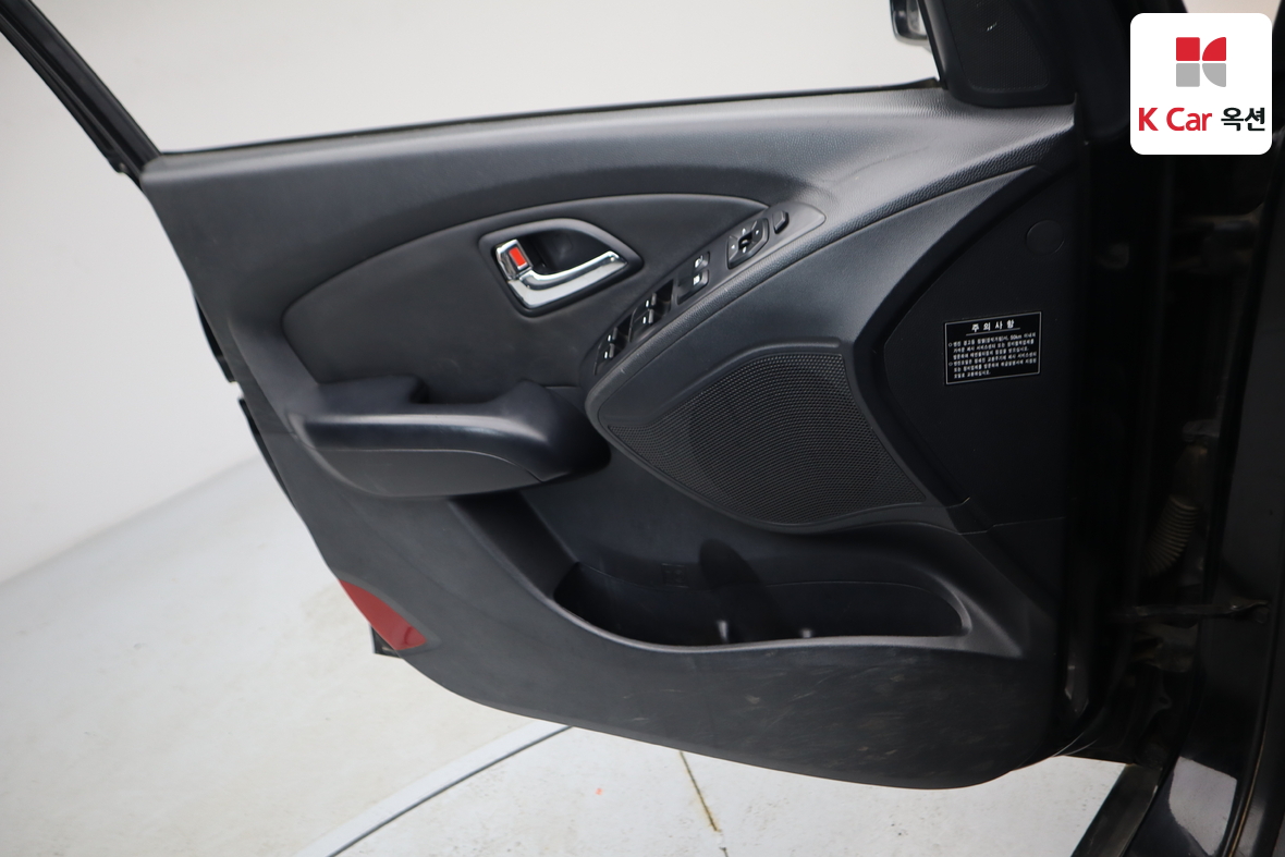 Hyundai Tucson 2011 - Image 8