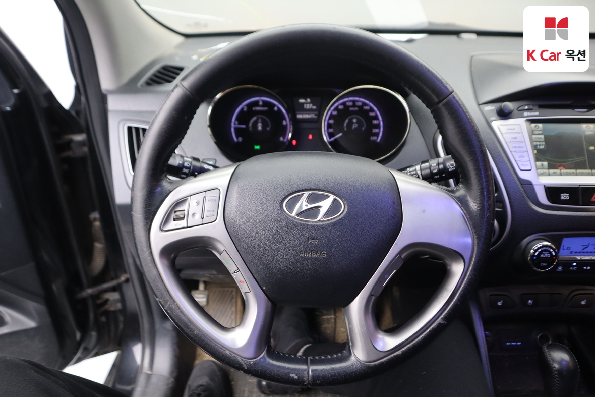 Hyundai Tucson 2011 - Image 10