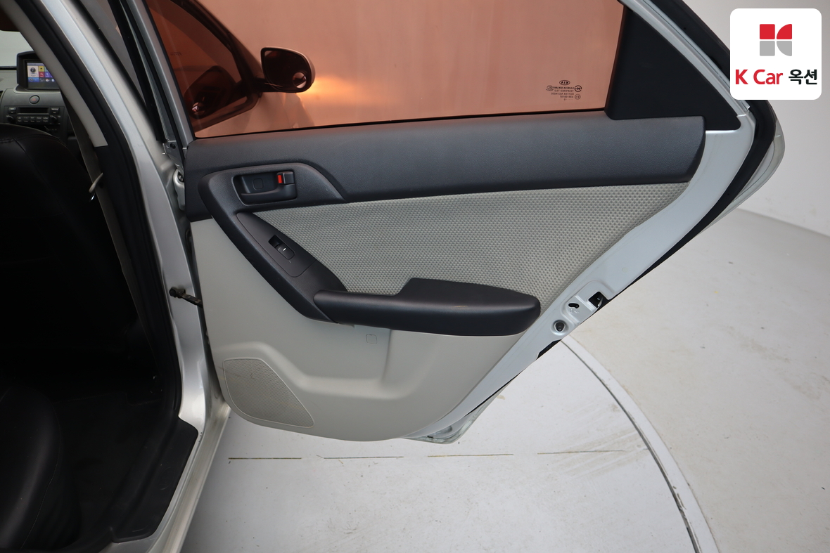 كيا فورتي 2010 - صورة 24