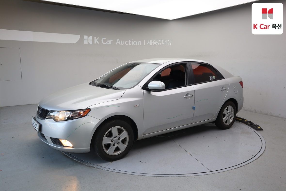 كيا فورتي 2010 - صورة 1