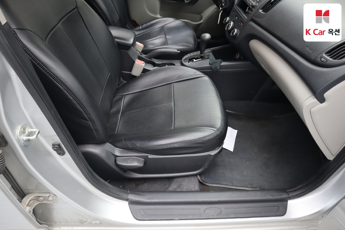 كيا فورتي 2010 - صورة 27