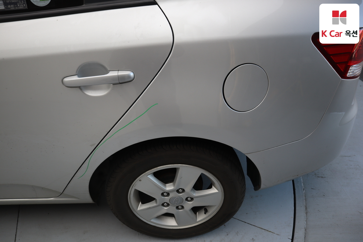 كيا فورتي 2010 - صورة 37