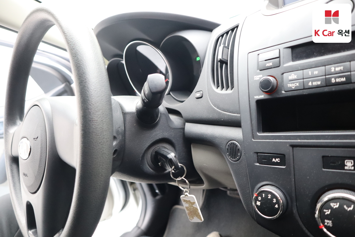 كيا فورتي 2010 - صورة 11