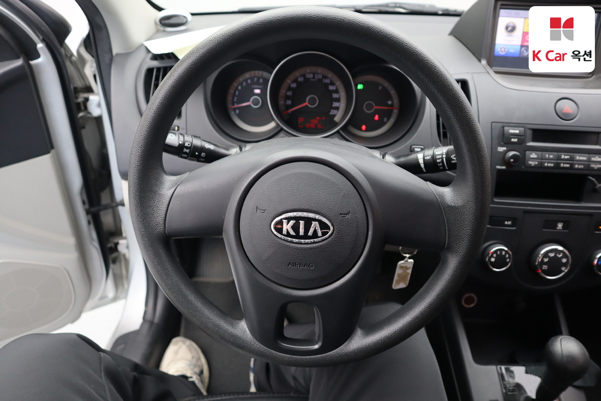 كيا فورتي 2010 - صورة 10