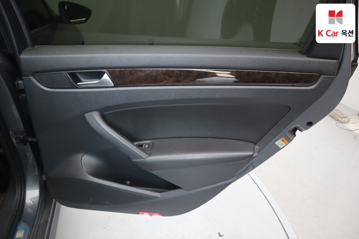 Volkswagen Passat 2015 - Image 28