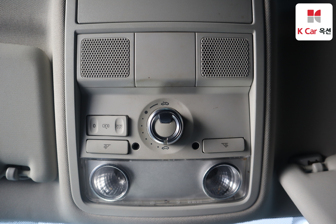 Volkswagen Passat 2015 - Image 13