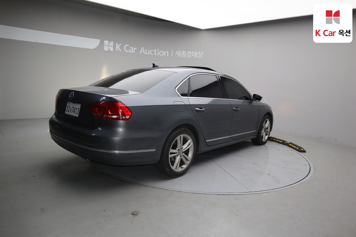 Volkswagen Passat 2015 - Image 2
