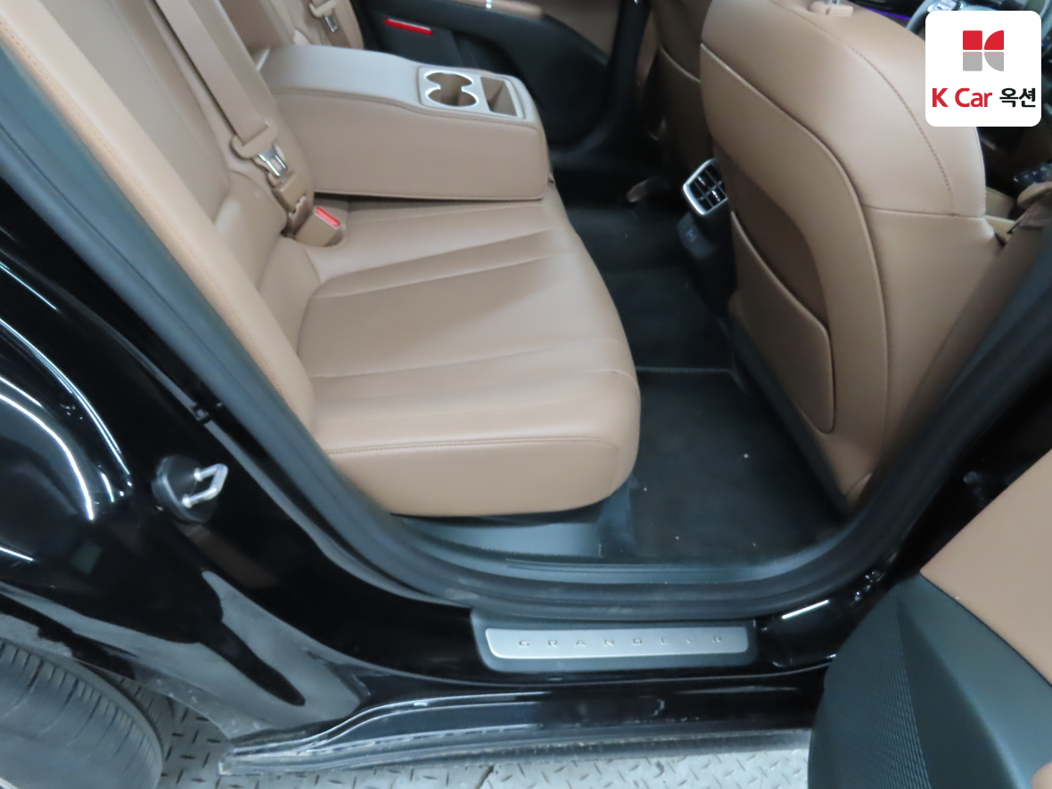 هيونداي أزيرا 2023 - صورة 27