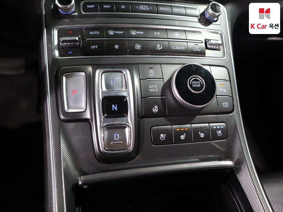 هيونداي سانتافي 2021 - صورة 16