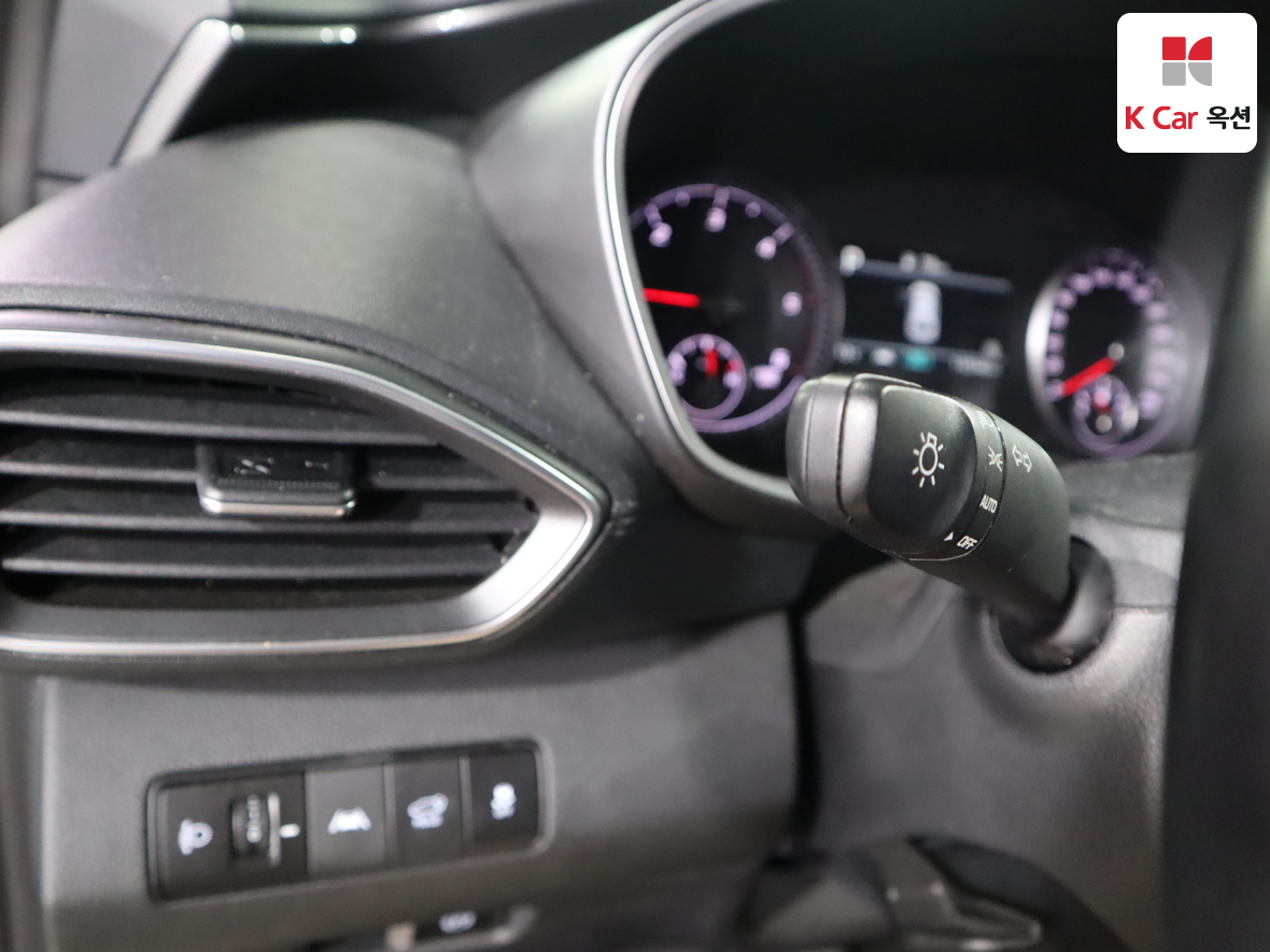 هيونداي سانتافي 2021 - صورة 9