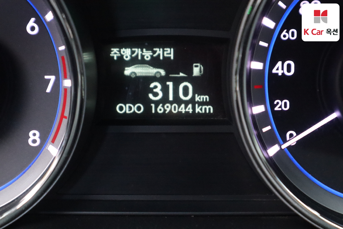 Hyundai Sonata 2011 - Image 4