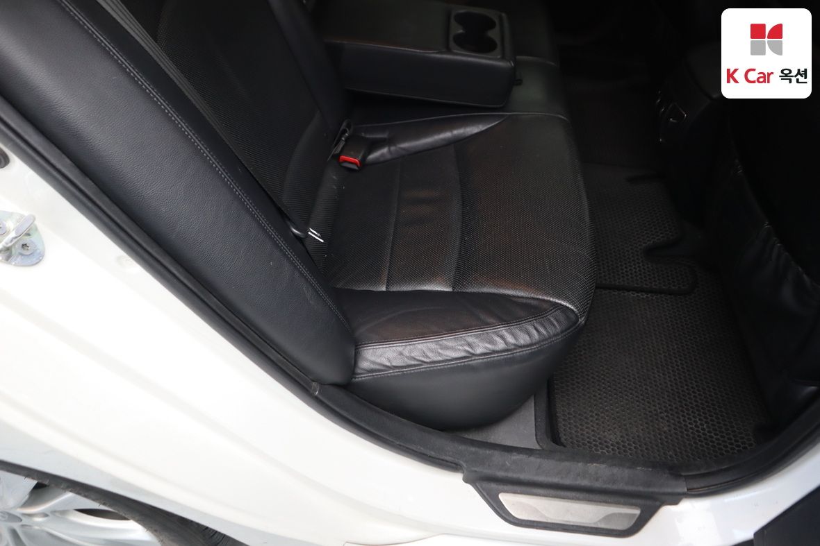 Hyundai Sonata 2011 - Image 30