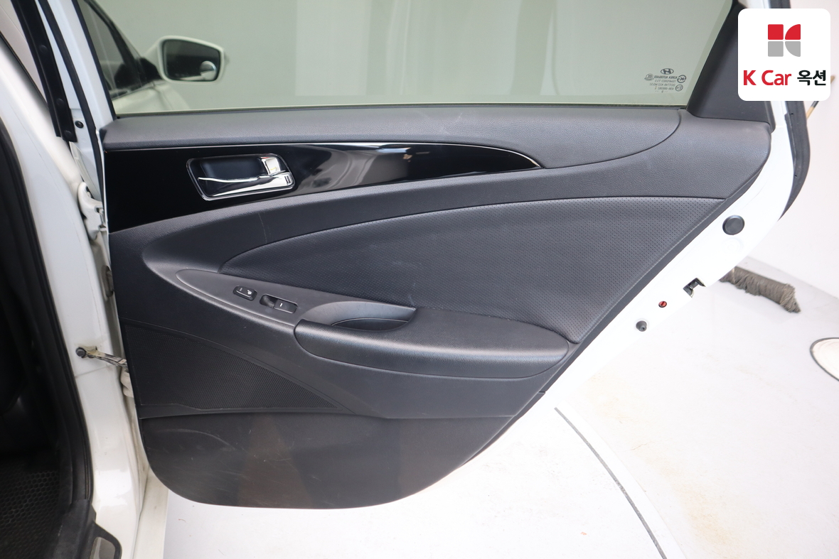 Hyundai Sonata 2011 - Image 29
