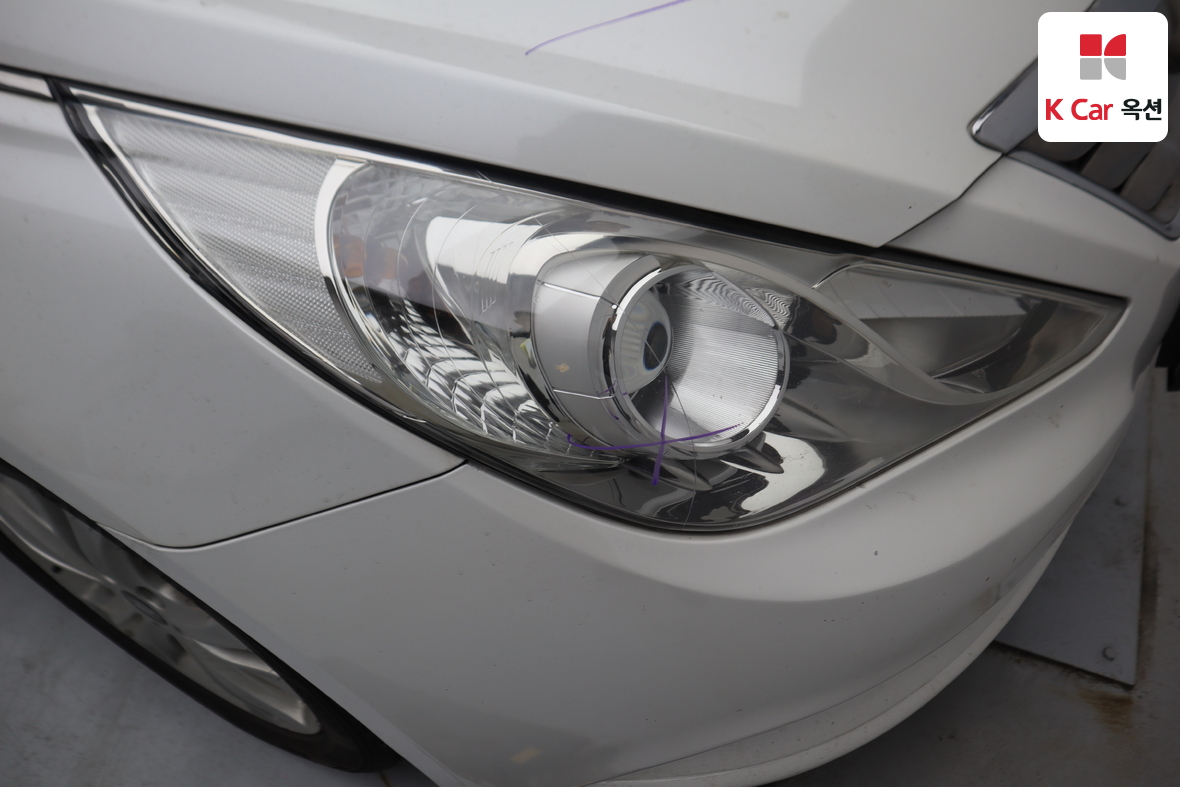 Hyundai Sonata 2011 - Image 45