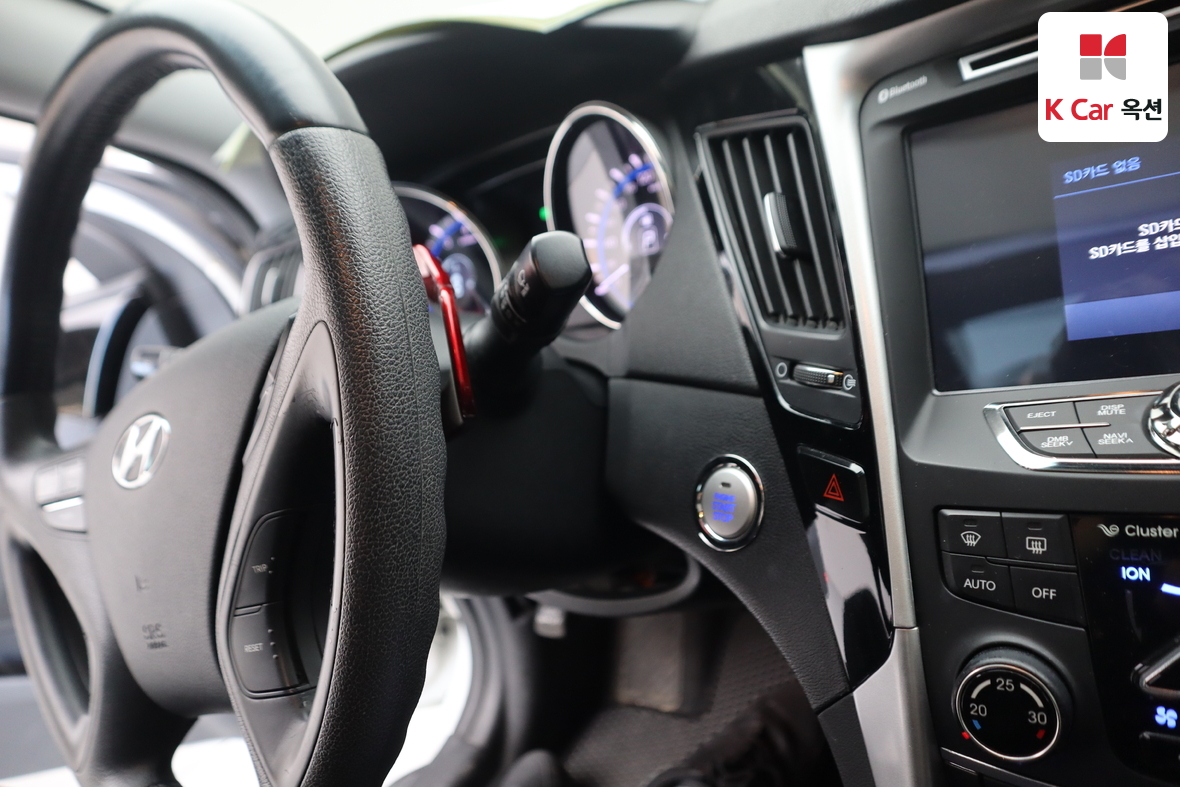 Hyundai Sonata 2011 - Image 11