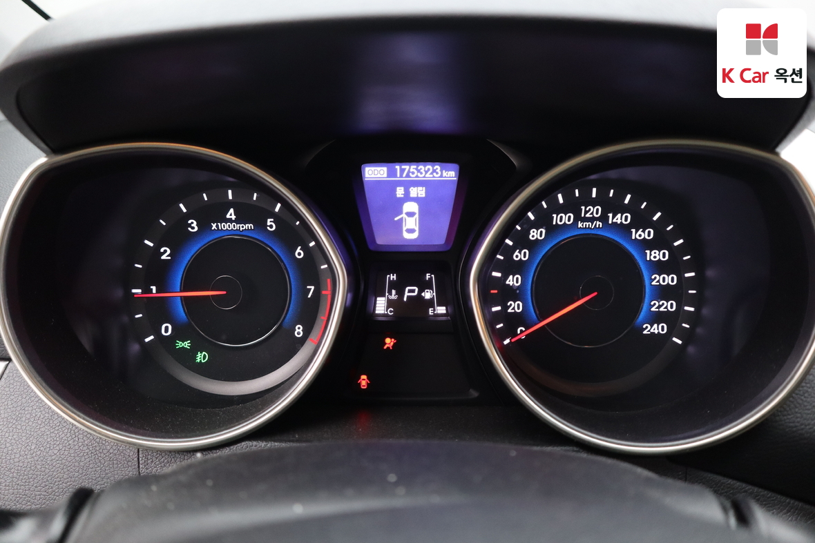 Hyundai Elantra 2013 - Image 5