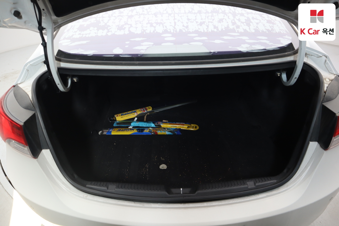 Hyundai Elantra 2013 - Image 24