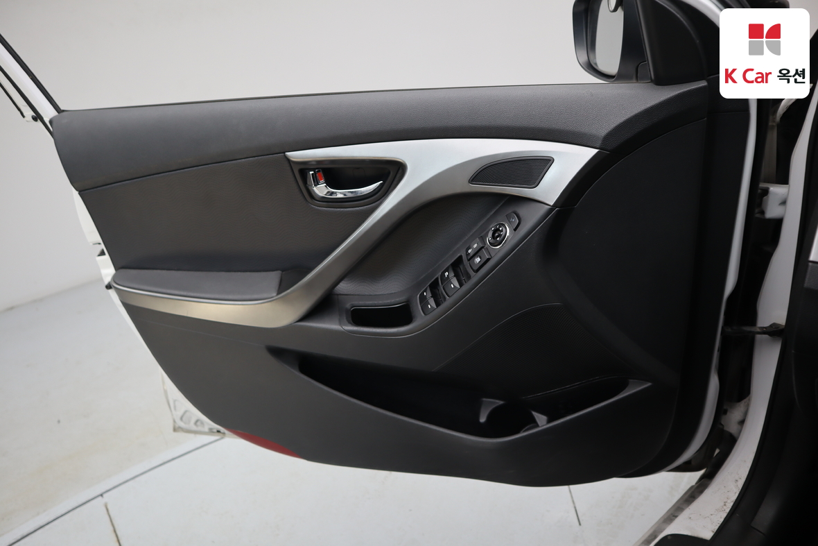 Hyundai Elantra 2013 - Image 8