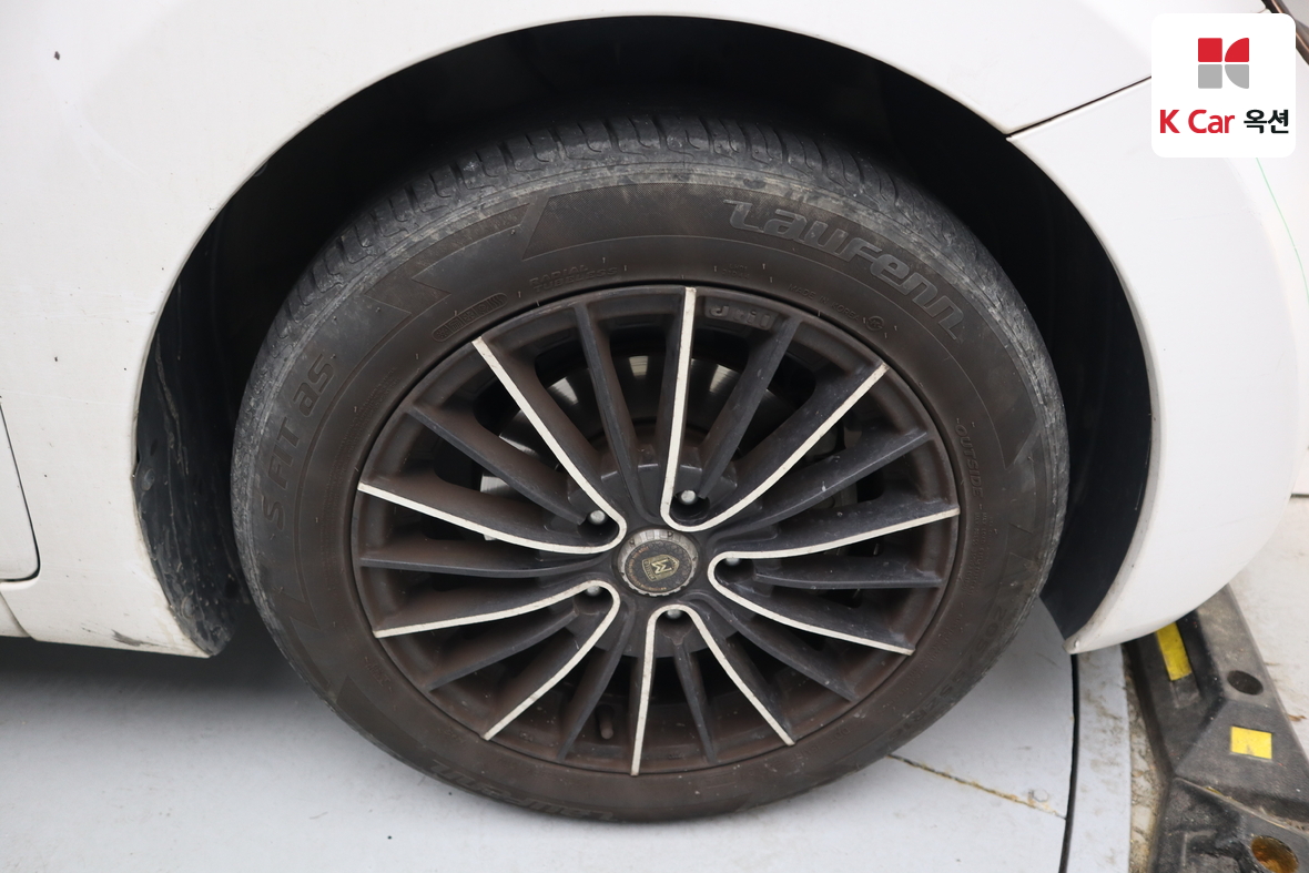 Hyundai Elantra 2013 - Image 30