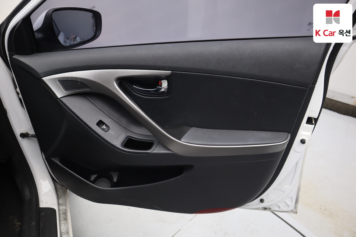 Hyundai Elantra 2013 - Image 27
