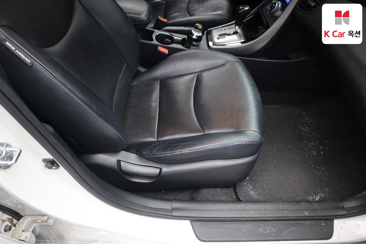 Hyundai Elantra 2013 - Image 28