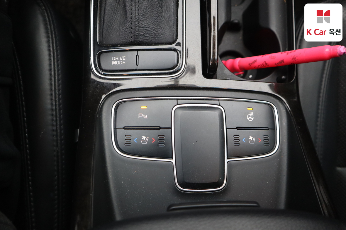 Kia K7 2013 - Image 16