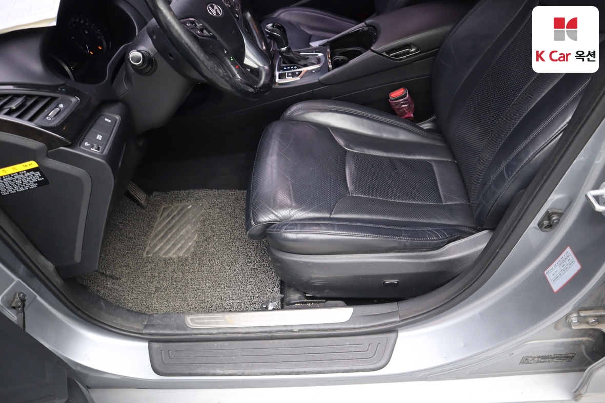 Hyundai AZERA 2015 - Image 19