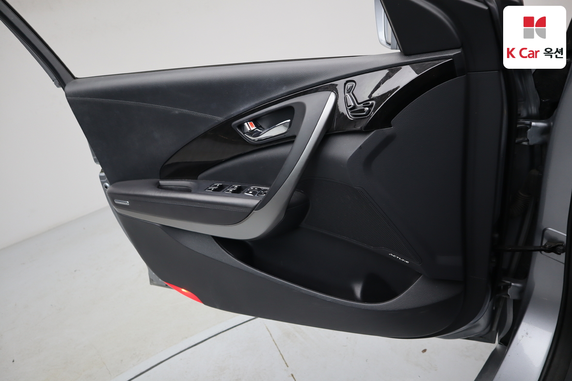Hyundai AZERA 2015 - Image 8